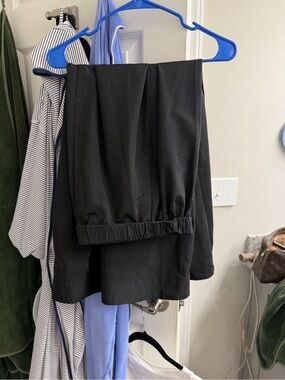 Old Navy Black Pull-On skirt with Elastic Waistband